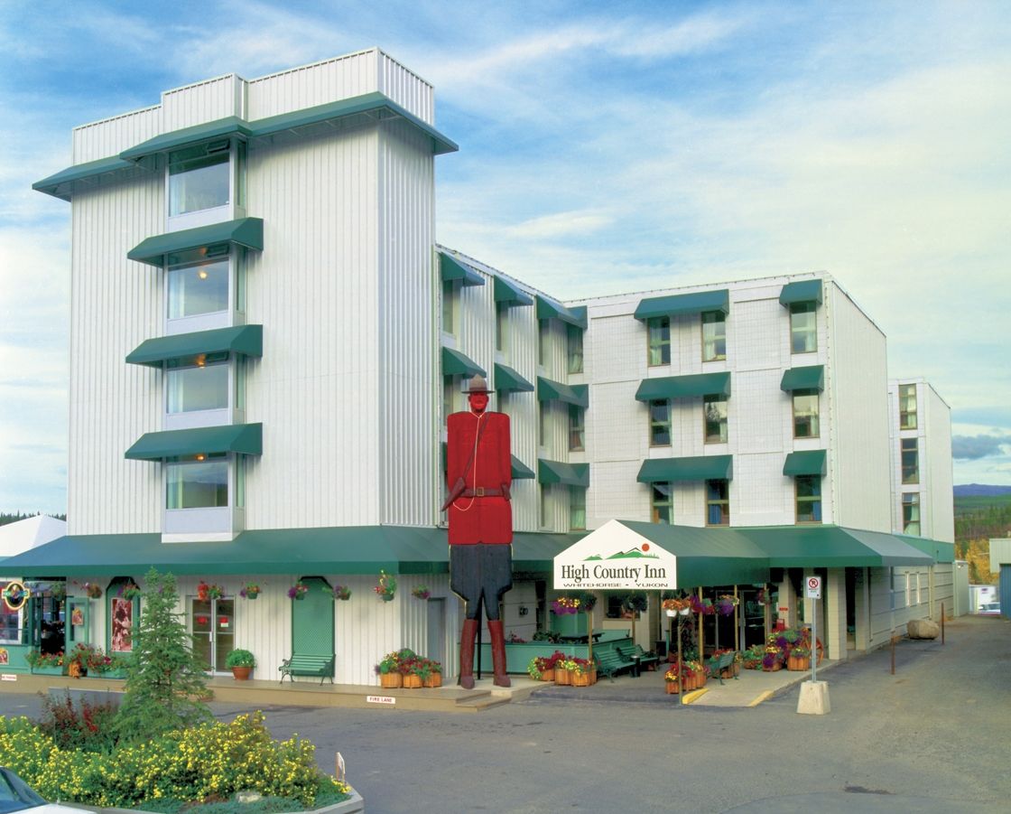 Coast High Country Inn Уайтхорс Экстерьер фото